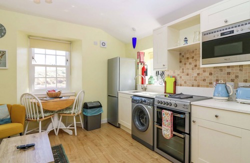 Eyemouth Cottage | LIGHTKEEPERS FOLD, romantic, country holiday cottage in St Abbs
