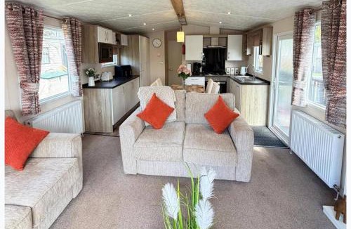 Jedburgh Apartment | Lillardsedge Luxury Apartment Sleeps 6 with Parking
