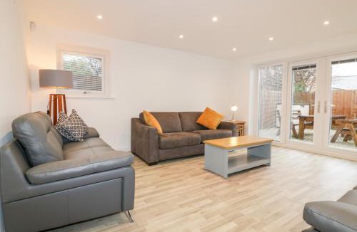 Camelford House | Lily Cottage