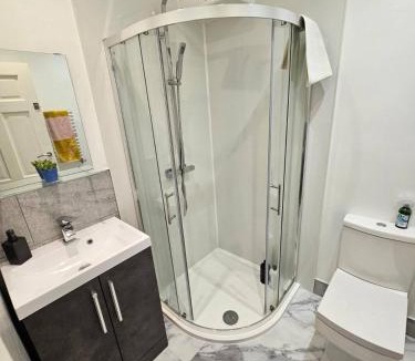 West Twickenham Apartment | Lime Tree Garden