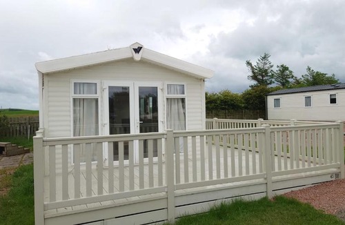 Cruden Bay Ski Chalet | Linnet Moselle 5
