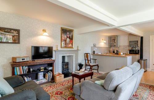 Diss House | Little Crown