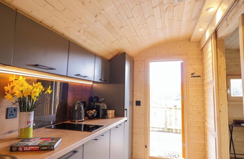 Jemimaville Cottage | LITTLE OAKS, romantic, character holiday cottage in Cromarty