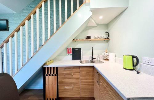 Stoke Fleming House | Little Oasis with Sea Views