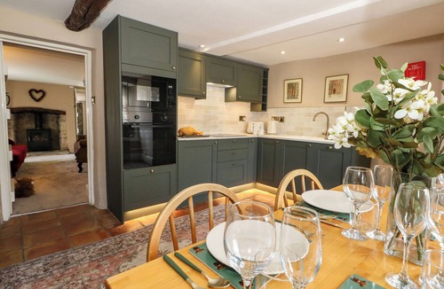 Corfe Castle Village Cottage | Little Wickers