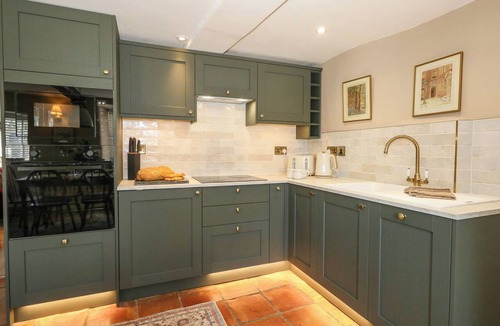 Corfe Castle Village Cottage | Little Wickers