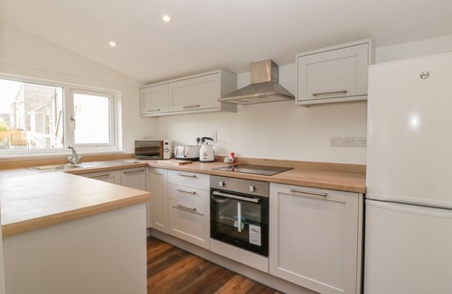Cheddar Cottage | LITTLEMOOR COTTAGE, romantic, with open fire in Draycott