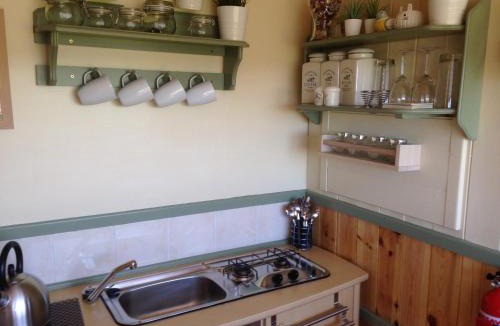 Hallington House | Lizzie off grid Shepherds Hut The Buteland Stop