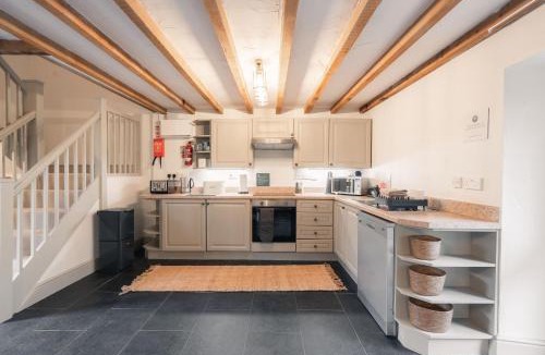 Crowdecote House | Lomas Cottage