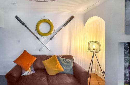Redcar House | Long John Cottage