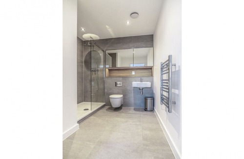 Archway Apartment | #LONG TERM OFFER APPLIED# 1 Bed Apartment in Archway(T)