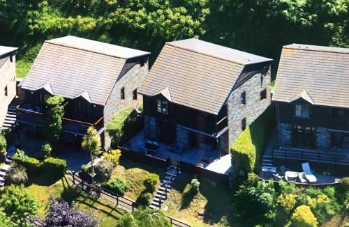 Looe House | Looe, Cornwall, couples, families, quiet location, views, reliable Wi-Fi, 3 bed LANGUNNETT COTTAGE