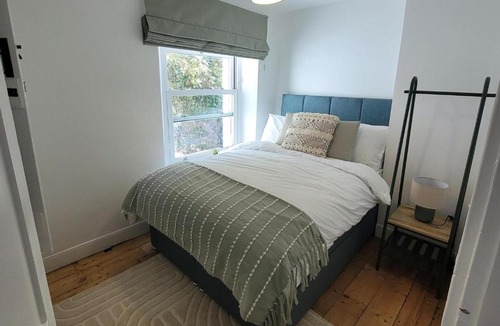 Looe House | Looe Cottage - Seaside views log fire sleeps 4