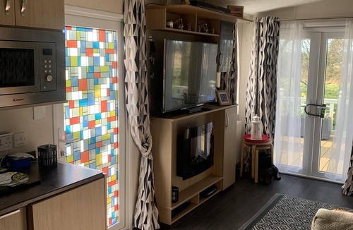 Oulton Broad House | Lovely caravan with large decking near to the Norfolk Broads ref 12109B