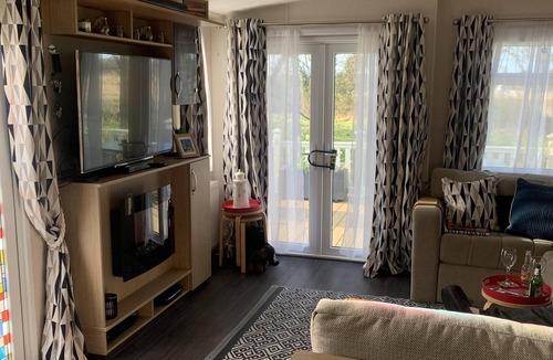 Oulton Broad House | Lovely caravan with large decking near to the Norfolk Broads ref 12109B