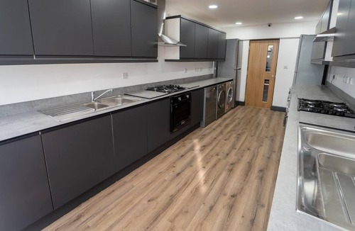 Selly Oak Apartment | Lovely homely studio available