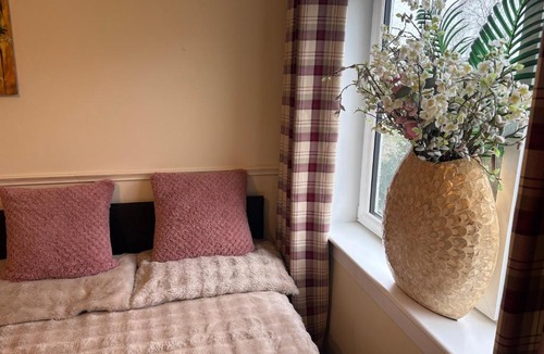 Duddingston House | Lovely quiet double room