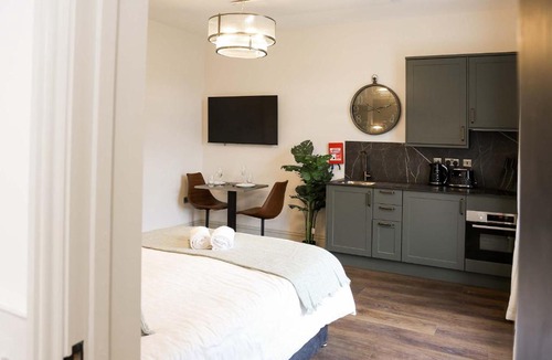 Hanham Apartment | Lovely Studio Flat on Bath Road - Flat 10
