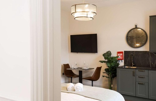 Hanham Apartment | Lovely Studio Flat on Bath Road - Flat 10