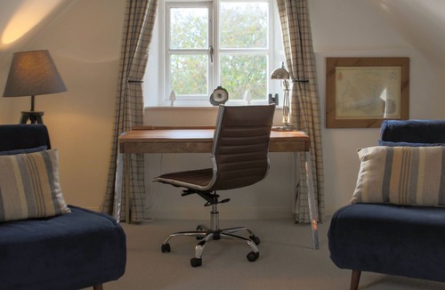Topsham Apartment | Lovingly restored, spacious and centrally located two floor apartment