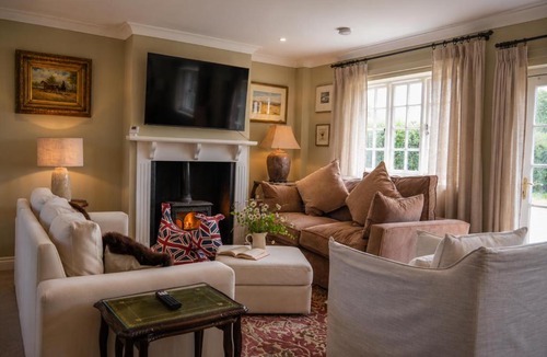 Woolbeding Ski Chalet | Lower Colworth Lodge