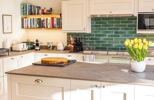 Cupar House | Lower Lodge: A Modern Luxury Spacious Retreat Near St Andrews.