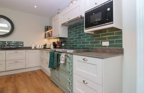 Cupar House | Lower Lodge: A Modern Luxury Spacious Retreat Near St Andrews.
