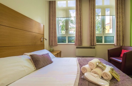 Cathedrals Hostel | LSE Bankside House - Campus Accommodation