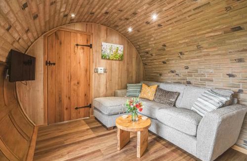 Radstock Resort | Luckington Burrows