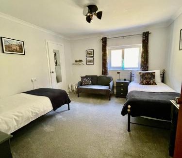 Aberchalder Bed & Breakfast | Lundie View B & B