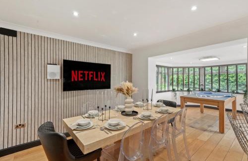 Hunmanby House | Lux Filey Villa - Indoor Heated Pool - Sauna