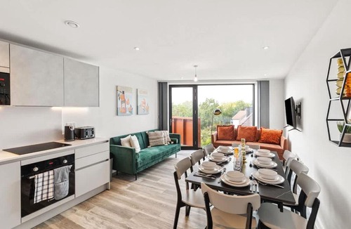 Barnhill Apartment | Luxuary 2BR Apt Sleeps 9, Wembley and Park Views