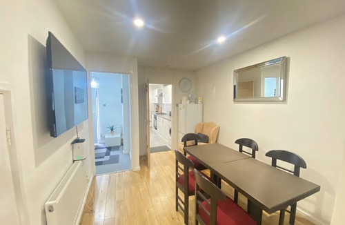 Walworth House | Luxurious 5 Bedroom Home in Prime London Location