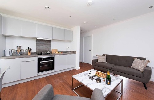 Birmingham City Centre Apartment | Luxurious and Bright 2BR City Centre Apartment