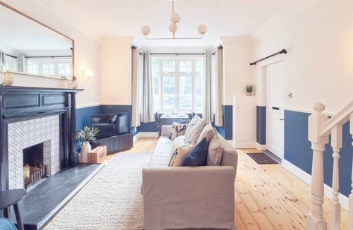 Datchet House | Luxurious Edwardian home near Windsor with parking