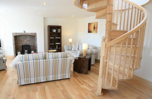 Amlwch Cottage | Luxurious Seafront Cottage