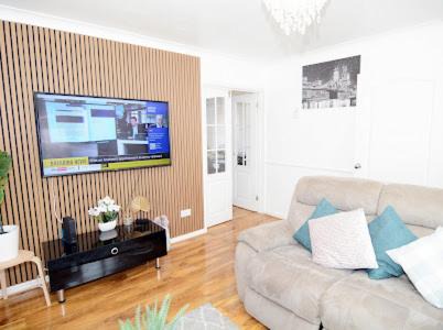 Northumberland Heath Apartment | Luxurious & Spacious 5 Bedroom Property