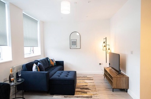 Solihull Apartment | Luxury 1-Bed Flat - Free Parking