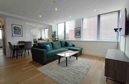 Old Trafford Apartment | Luxury 2 Bed 2 Bath Flat Near Old Trafford