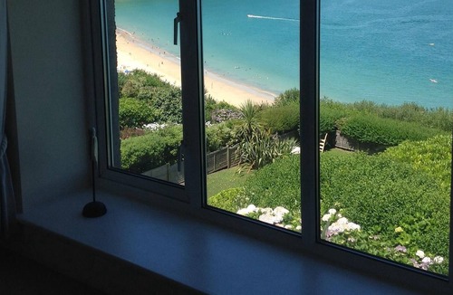 Carbis Bay Apartment | Luxury 2 bed apartment with uninterrupted sea view