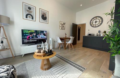 Carshalton Central Apartment | Luxury 2 bedroom Flat Sutton