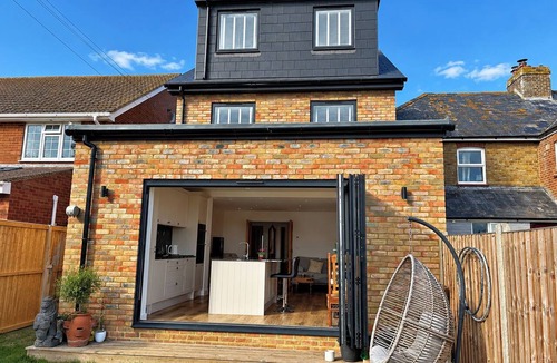 Westmarsh House | Luxury 5 Bed Detached Home, Countryside Views