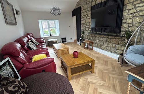 Keynsham House | Luxury 5-Bed Retreat Near Bath & Bristol-Sleeps 10