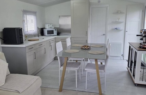 Cresswell Cabin | Luxury Cosy Caravan in Cresswell, Northumberland
