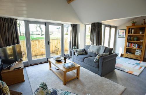 Biddestone House | Luxury Cottage in Idyllic Cotswold Village nr Bath