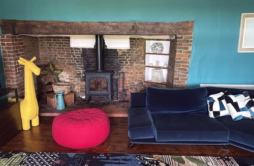 Biddenden House | Luxury Holiday Home with Heated Pool, Lake and Gym