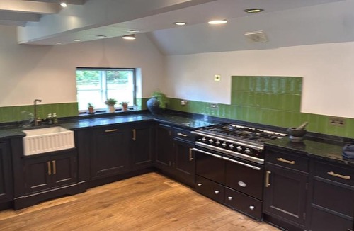 Biddenden House | Luxury Holiday Home with Heated Pool, Lake and Gym