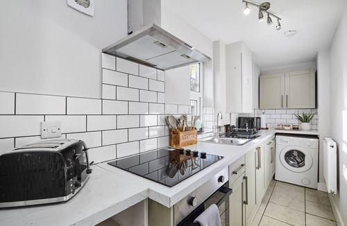 Headingley Apartment | Luxury Lower-Level Two Bed Apt
