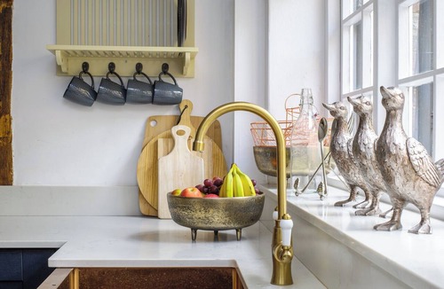 Saffron Walden Apartment | Luxury Rock & Roll Suite in Manor House