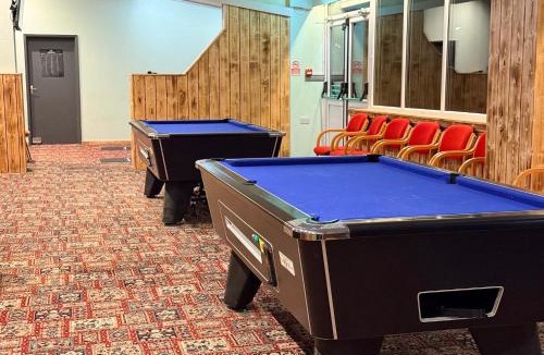 Great Yarmouth Apartment | Luxury Scratby holiday park chalet with free swimming